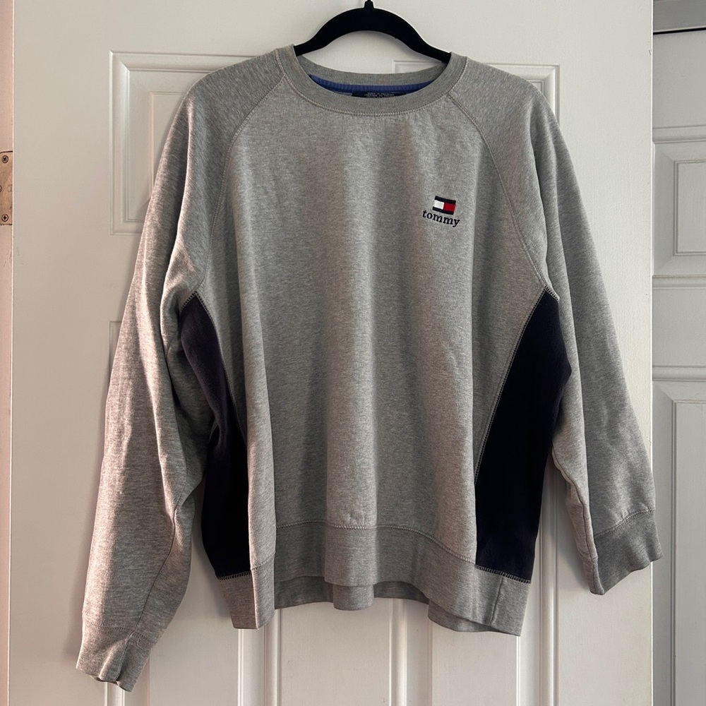 VINTAGE OVERSIZED TOMMY HILFIGER PULLOVER